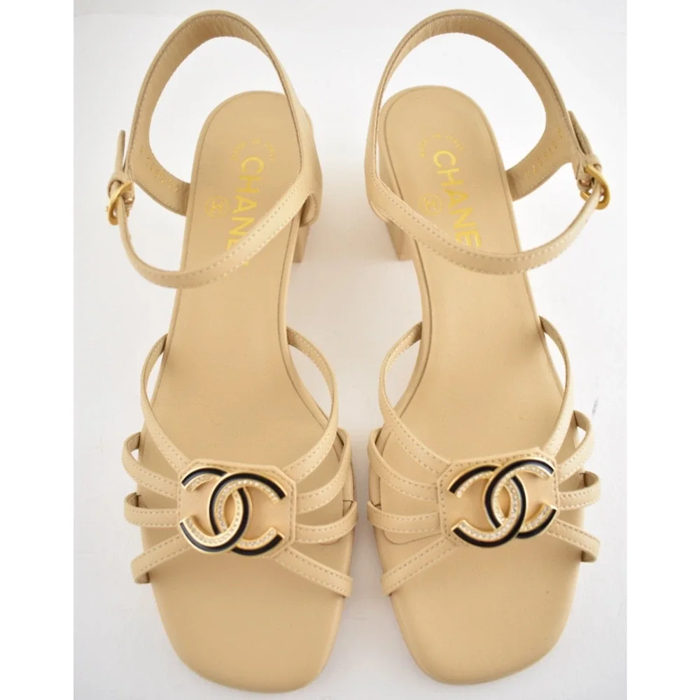 CHANEL 25p beige